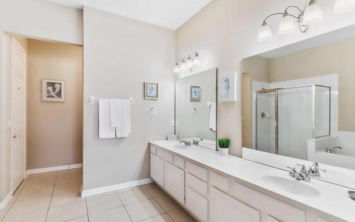 4804 Cayview Avenue #401