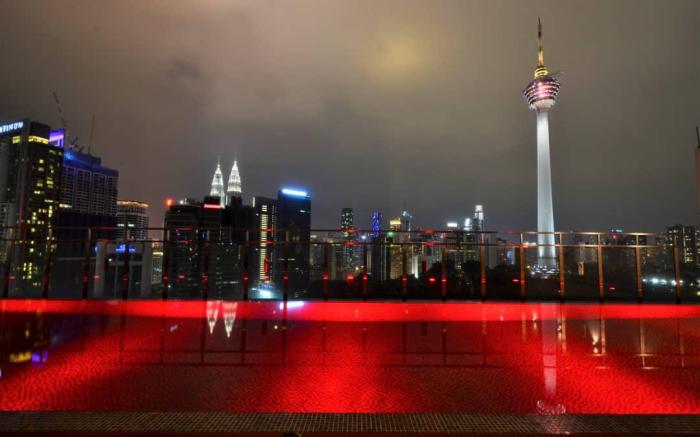 Red M101 by Oak Tree