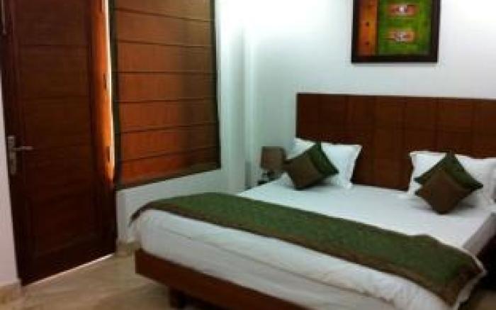 Skylink Suites Bed & Breakfast