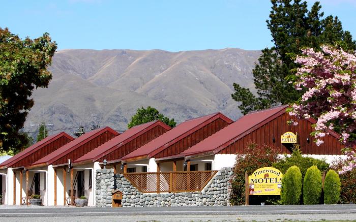 Pinewood Motels