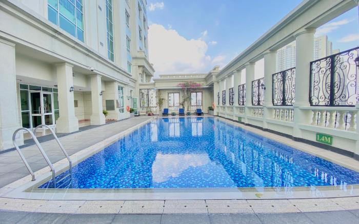 Diny ApartHotel - Ardent - Rooftop Pool - HCMC