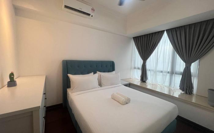 City Living 3BR Unit at R&F Princess Cove by ANJU