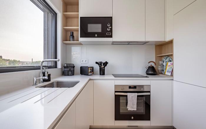 Nomad's Lux - 2BDR & Parking Flores Square Porto