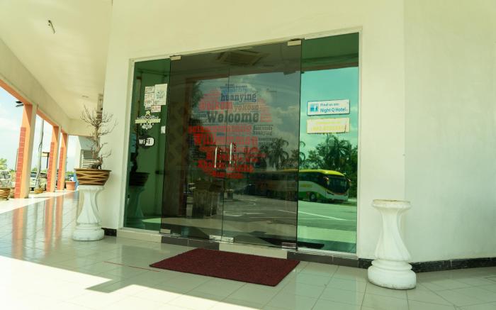 Night Queen Hotel (Kota Warisan)