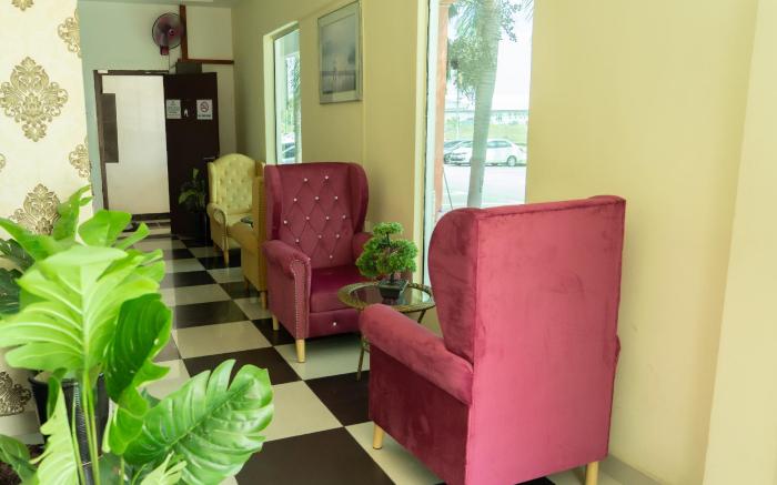 Night Queen Hotel (Kota Warisan)