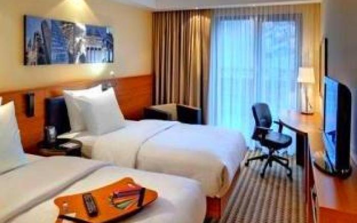 Hampton by Hilton London Luton Airport Hotel