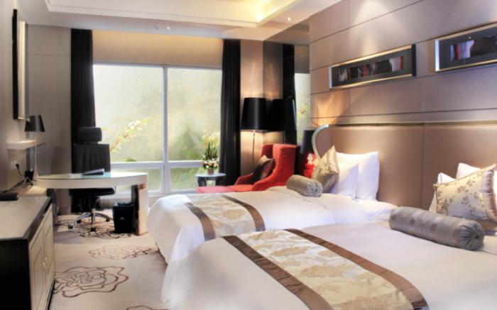 Easeland Hotel