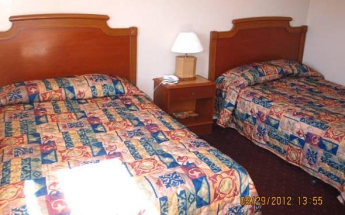 Crestwood Motel
