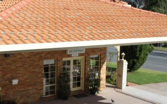 Grand Manor Motor Inn