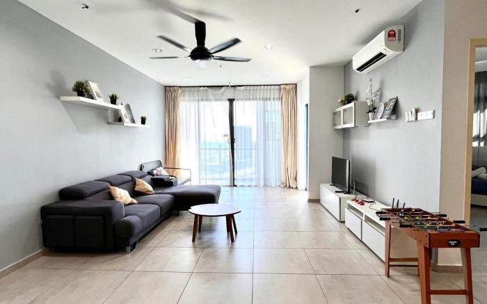 Melaka-City Center Retreat: Stunning Seaview-3 BR