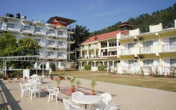 Riverside Resorts