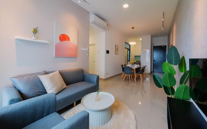 Lavile Infinity Pool , Walk to Sunway Velocity MRT