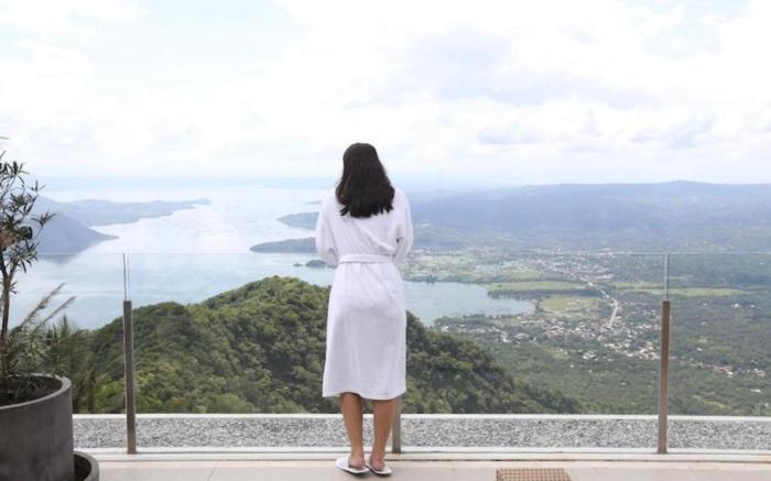 Modern Deluxe Room at Escala Tagaytay for 2-3 Pax