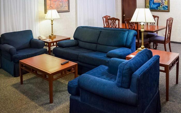 Quality Inn Monterrey La Fe