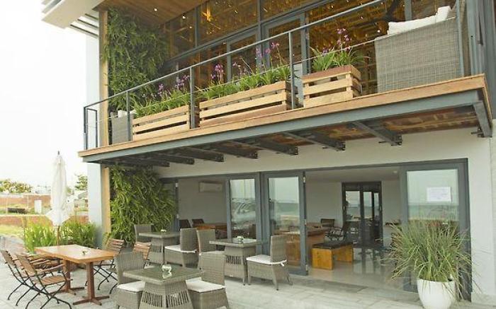 Da Nang Bay Beachfront Hotel