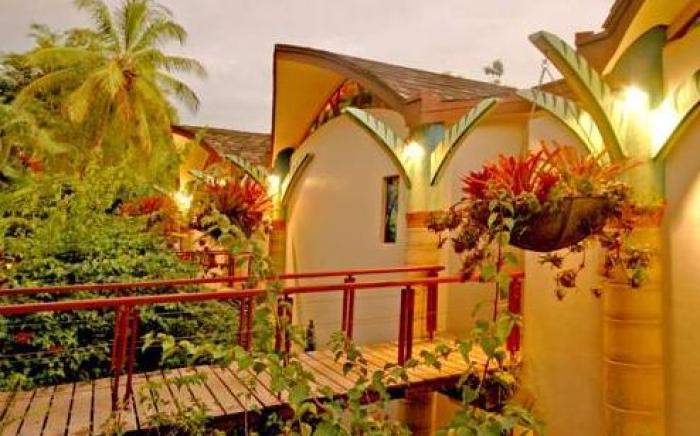 Si Como No Resort & Wildlife Refuge