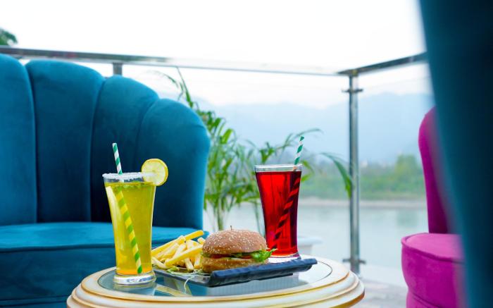 THE NEERAJ NATURECURE - Stay On The Ganges