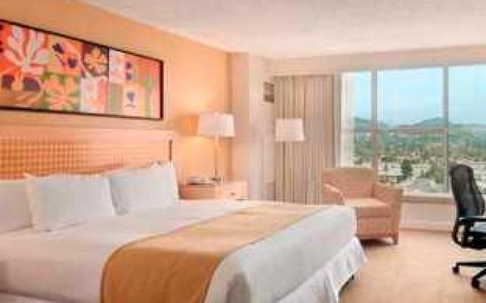 Hilton Los Angeles North/Glendale & Executive Meeting Center