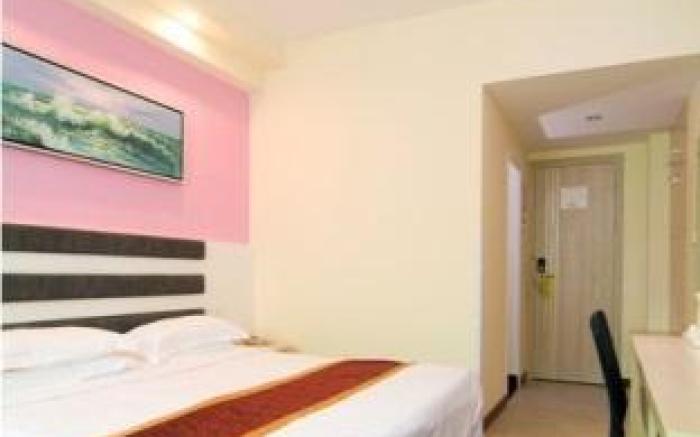 Super 8 Hotel Xiamen Train Station Holiday Mall Branch