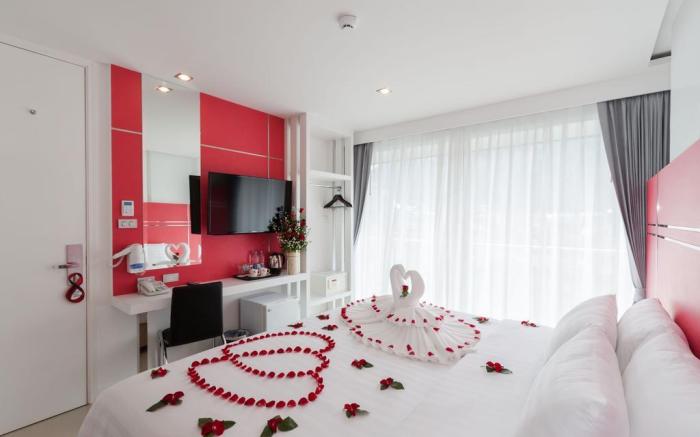 Tuana Patong Holiday Hotel