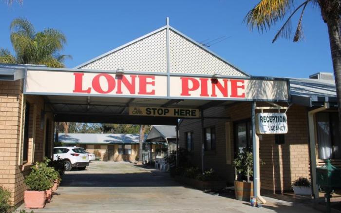 Lone Pine Motel