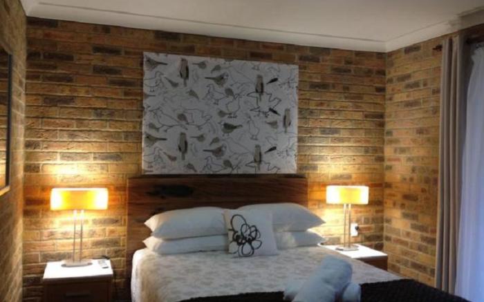 Hawks Nest Motel