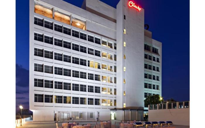 Clarks Avadh