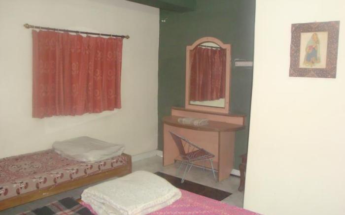 Shivam Paying Guest House
