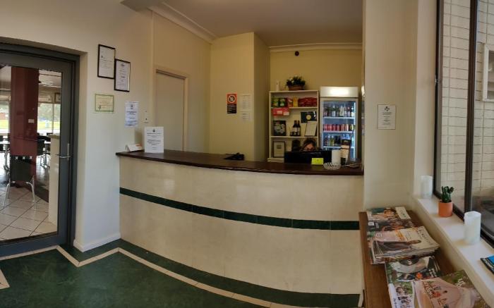 Hume Inn Motel