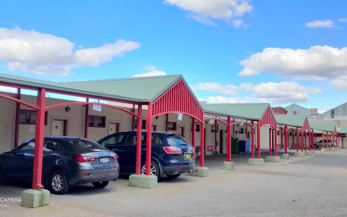 Hume Inn Motel