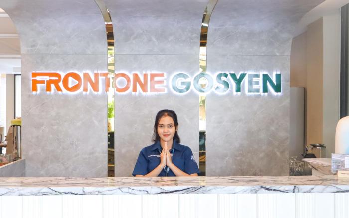 Front One Gosyen Hotel Salatiga