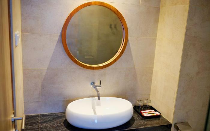 Front One Gosyen Hotel Salatiga