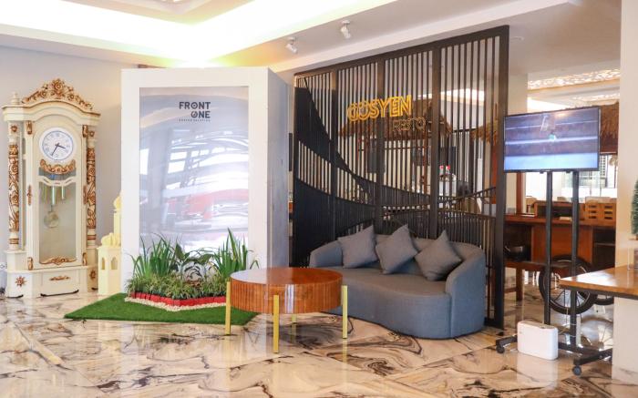 Front One Gosyen Hotel Salatiga
