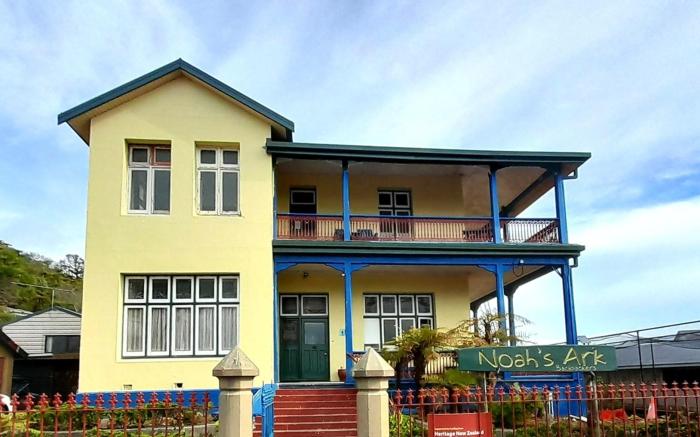 Noah's Ark Flashpacker