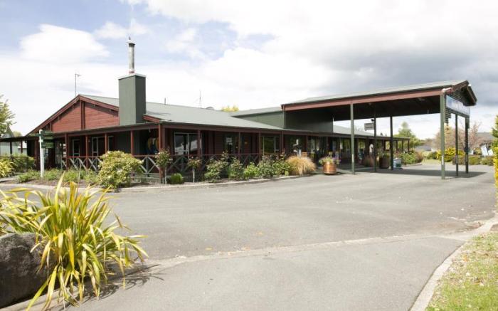 Te Anau Top 10 Holiday Park