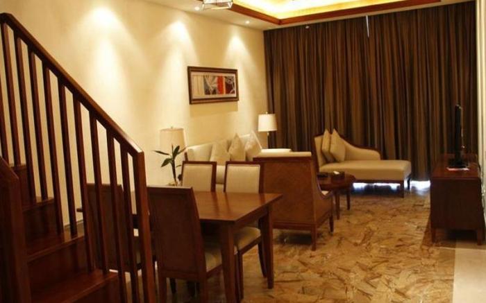 Shixishu Jianguo Yalong Bay Resort