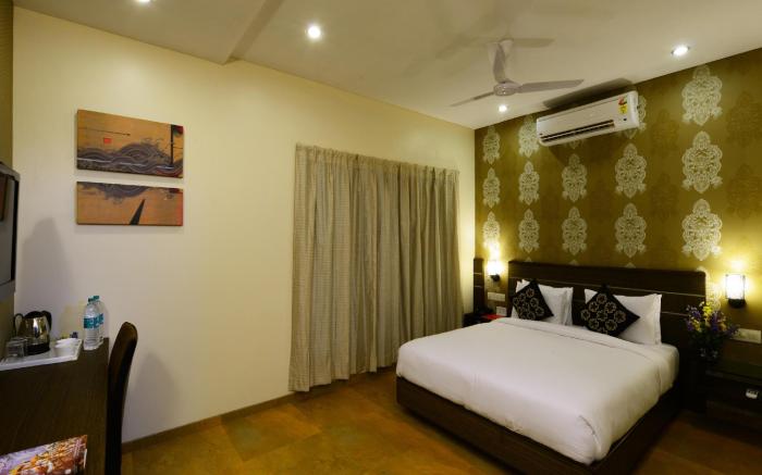 Hotel J C Castle