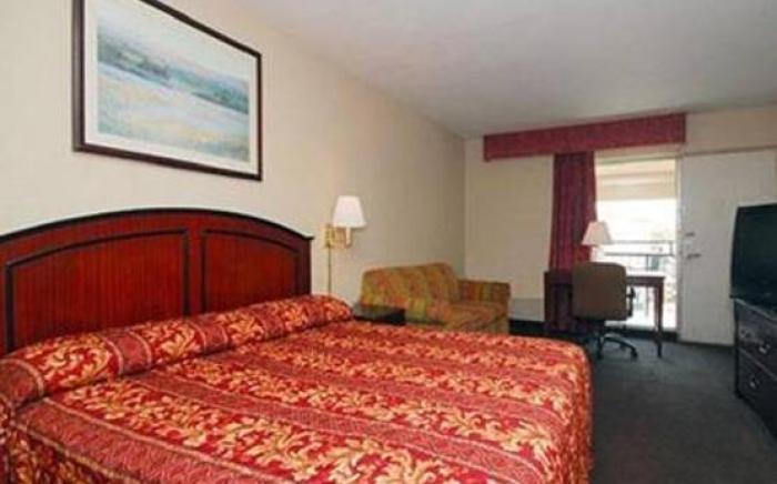 R Nite Star Inn and Suites -Home of the Cowboys & Rangers