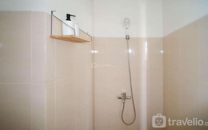 Good Deals Comfy Studio Bale Hinggil By Travelio