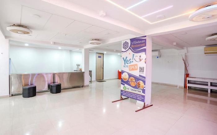FabHotel Vrundavan - Parle Point, Umra Gam, Athwa
