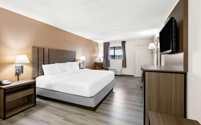 Quality Inn Middleburg Heights near Cleveland Airport