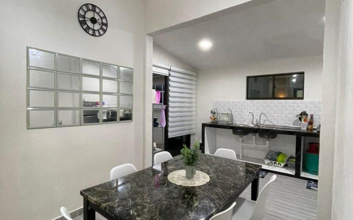 NN HOMESTAY @ JASIN PERDANA (Unifi & Netflix)