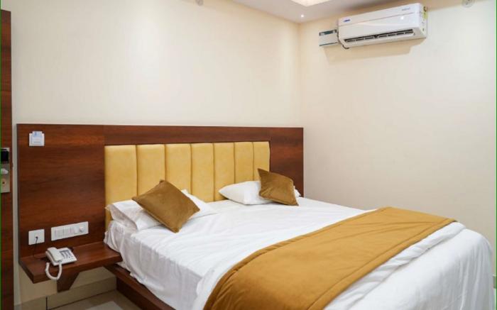 Sri Krishna Inn - Kempegowda Airport BLR