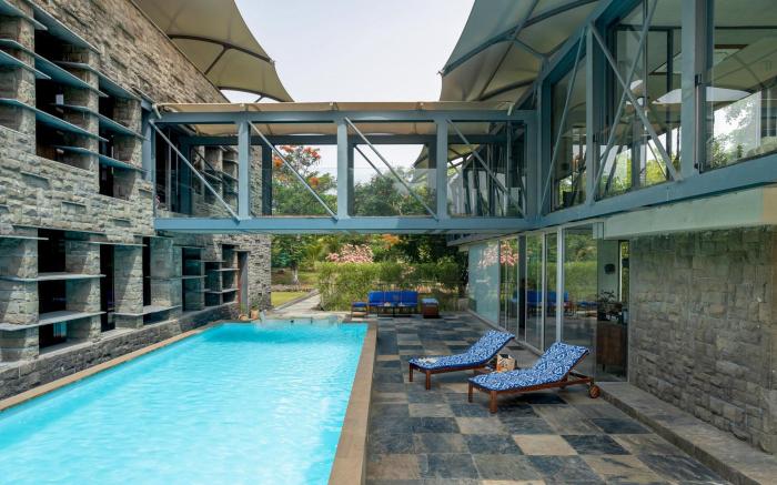 LohonoStays Maharajah House
