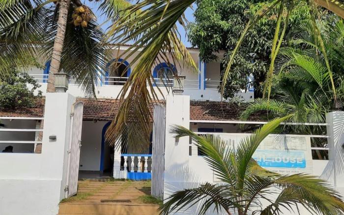 BEACH HOUSE HOTEL
