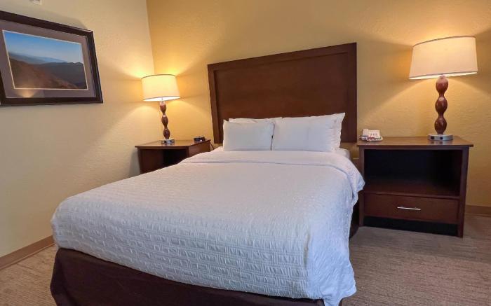 Clarion Pointe Cherokee