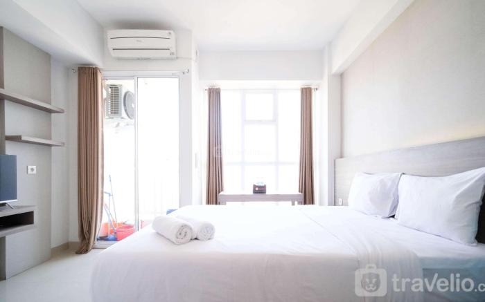 Tidy Studio at Taman Melati Surabaya By Travelio