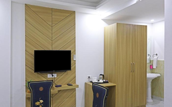 Hotel Decent Suites - Delhi Airport