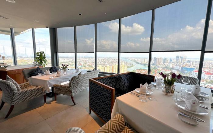 Penthouse Residence SkyBar by Caerus Management 