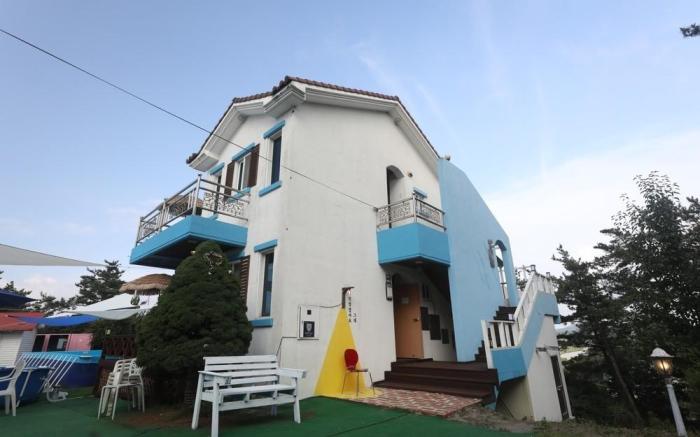 Taean  Haeyang Jungwon Pension